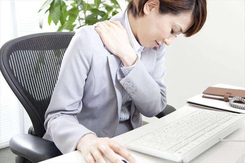 肩の痛みを放置するとどうなる？