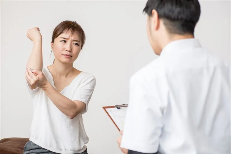ひじの痛みを放置するとどうなる？
